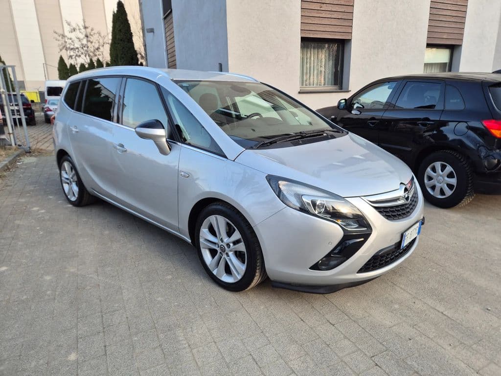Opel Zafira 2016