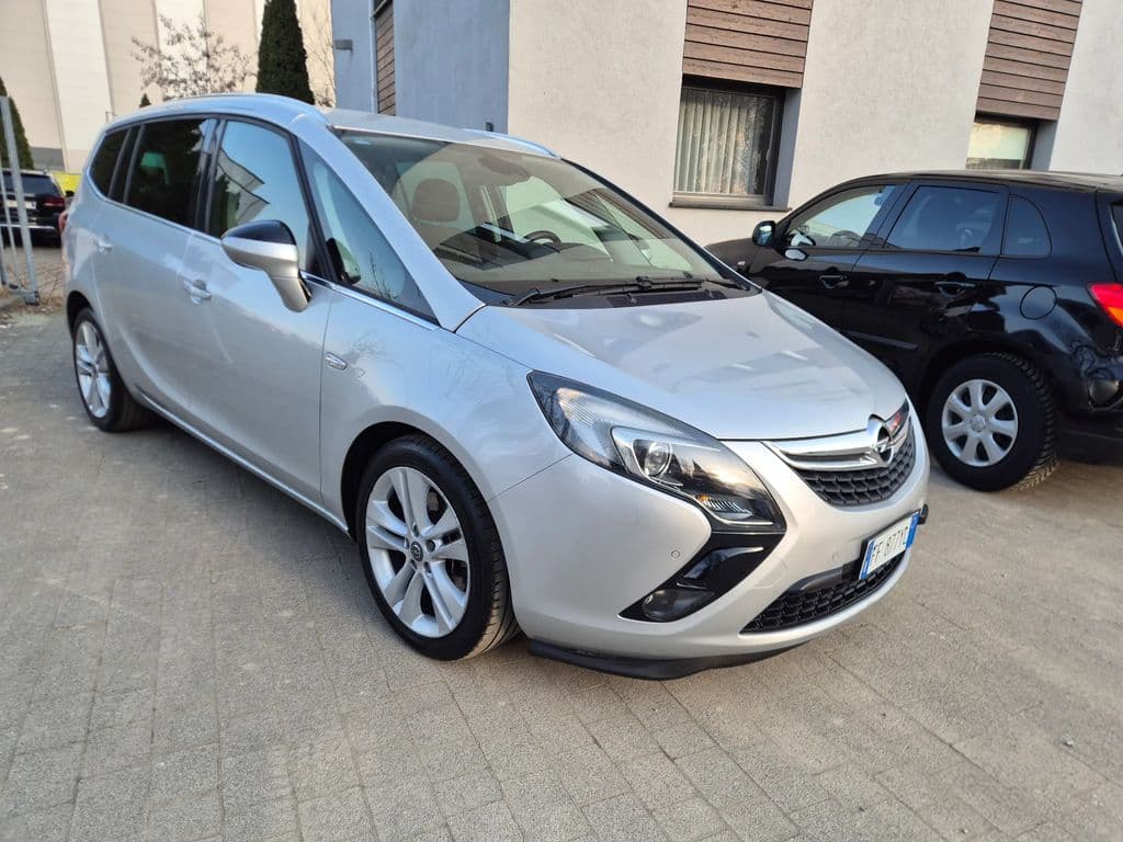 Opel Zafira 2016